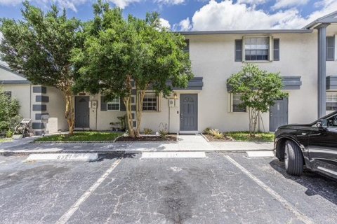 Adosado en Sunrise, Florida 2 dormitorios, 95.5 m2 № 2180686