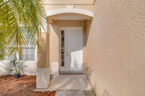 House in Orlando, Florida 4 bedrooms, 273.6 sq.m. № 2207861 - photo 3