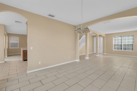 House in Orlando, Florida 4 bedrooms, 273.6 sq.m. № 2207861 - photo 8