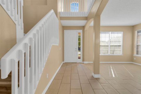 House in Orlando, Florida 4 bedrooms, 273.6 sq.m. № 2207861 - photo 4