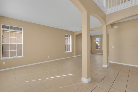 House in Orlando, Florida 4 bedrooms, 273.6 sq.m. № 2207861 - photo 5