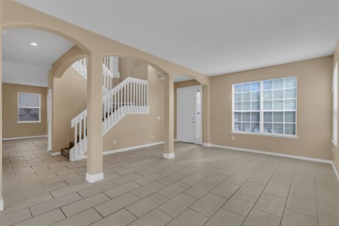 House in Orlando, Florida 4 bedrooms, 273.6 sq.m. № 2207861 - photo 9