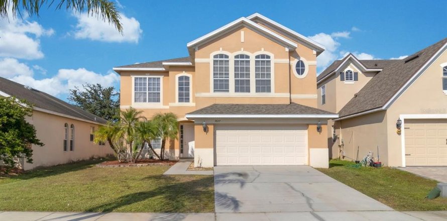 House in Orlando, Florida 4 bedrooms, 273.6 sq.m. № 2207861