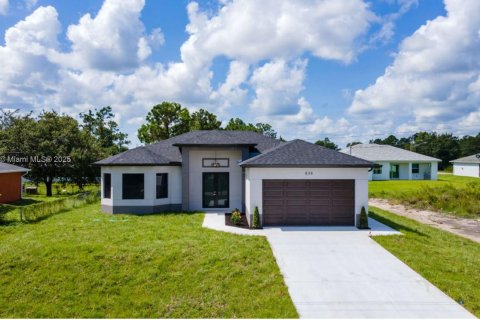 House in Lehigh Acres, Florida 4 bedrooms № 1958380 - photo 2