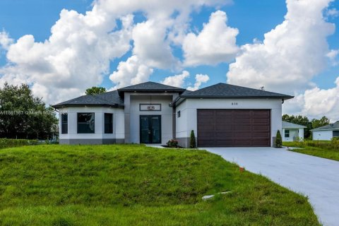 House in Lehigh Acres, Florida 4 bedrooms № 1958380 - photo 29