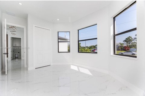 House in Lehigh Acres, Florida 4 bedrooms № 1958380 - photo 24