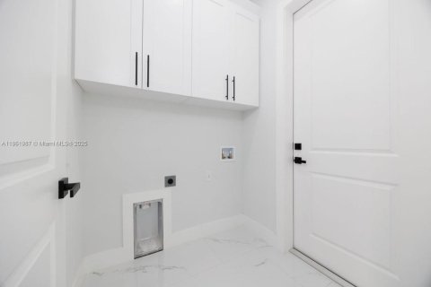 House in Lehigh Acres, Florida 4 bedrooms № 1958380 - photo 22