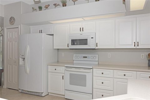 House in Leesburg, Florida 2 bedrooms, 164.44 sq.m. № 1838509 - photo 8