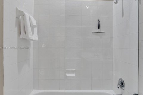 Touwnhouse à vendre à Coral Springs, Floride: 3 chambres, 188.5 m2 № 1896689 - photo 25