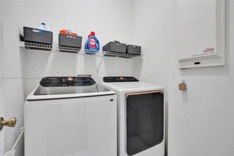 Touwnhouse à vendre à Coral Springs, Floride: 3 chambres, 188.5 m2 № 1896689 - photo 21