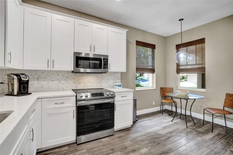 Touwnhouse à vendre à Coral Springs, Floride: 3 chambres, 188.5 m2 № 1896689 - photo 9