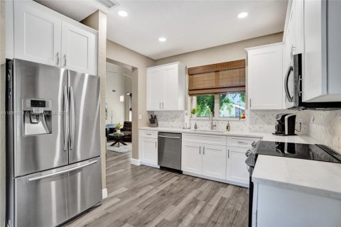 Touwnhouse à vendre à Coral Springs, Floride: 3 chambres, 188.5 m2 № 1896689 - photo 10