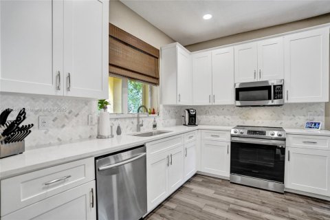 Touwnhouse à vendre à Coral Springs, Floride: 3 chambres, 188.5 m2 № 1896689 - photo 8