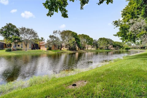 Touwnhouse à vendre à Coral Springs, Floride: 3 chambres, 188.5 m2 № 1896689 - photo 14