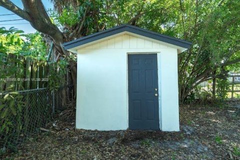 Casa en venta en Lauderhill, Florida, 4 dormitorios, 120.96 m2 № 1970774 - foto 22