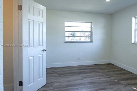 Casa en venta en Lauderhill, Florida, 4 dormitorios, 120.96 m2 № 1970774 - foto 15