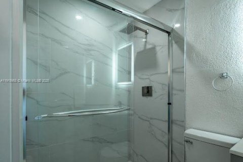 Casa en venta en Lauderhill, Florida, 4 dormitorios, 120.96 m2 № 1970774 - foto 9