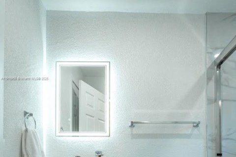 Casa en venta en Lauderhill, Florida, 4 dormitorios, 120.96 m2 № 1970774 - foto 17