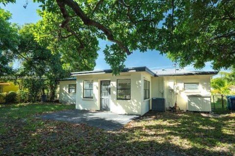 Casa en venta en Lauderhill, Florida, 4 dormitorios, 120.96 m2 № 1970774 - foto 24