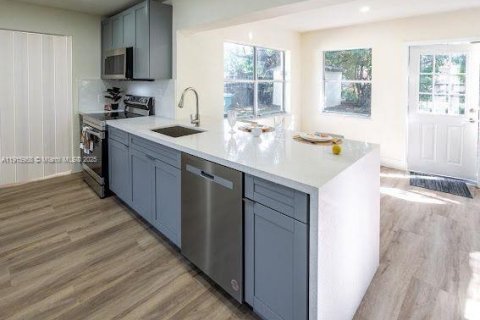 Casa en venta en Lauderhill, Florida, 4 dormitorios, 120.96 m2 № 1970774 - foto 19