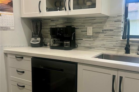 Купить кондоминиум в Коконат Крик, Флорида 2 спальни, 90.86м2, № 1979795 - фото 4