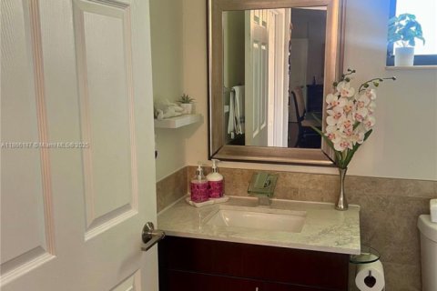 Купить кондоминиум в Коконат Крик, Флорида 2 спальни, 90.86м2, № 1979795 - фото 13