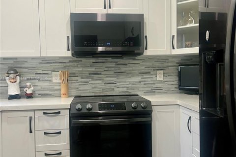 Купить кондоминиум в Коконат Крик, Флорида 2 спальни, 90.86м2, № 1979795 - фото 5