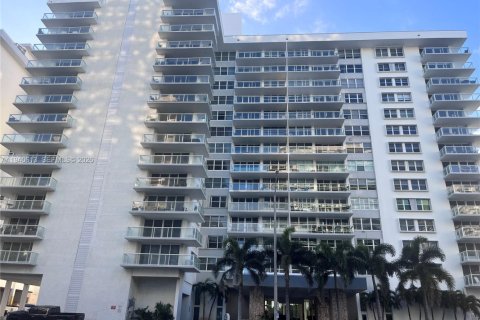 Condo in Miami Beach, Florida, 2 bedrooms  № 2000417