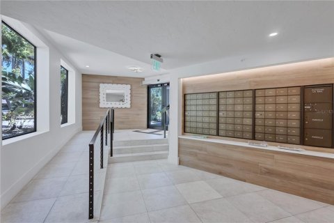 Copropriété à vendre à Sarasota, Floride: 2 chambres, 139.17 m2 № 1914090 - photo 3