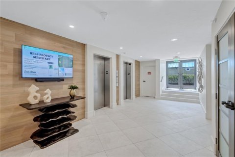 Copropriété à vendre à Sarasota, Floride: 2 chambres, 139.17 m2 № 1914090 - photo 5