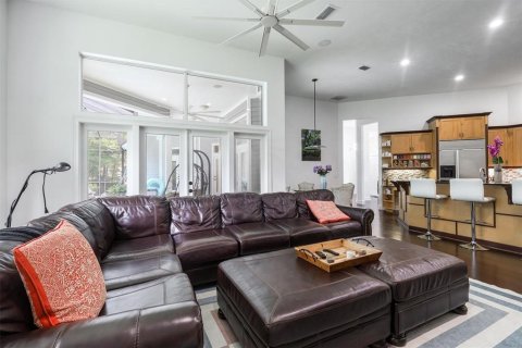 House in Gainesville, Florida 5 bedrooms, 314.38 sq.m. № 1844435 - photo 11