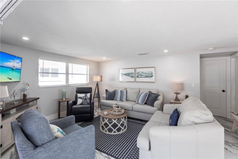 Villa ou maison à louer à Sarasota, Floride: 2 chambres, 77.67 m2 № 2125755 - photo 3