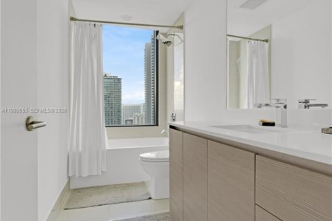 Condominio en alquiler en Miami, Florida, 2 dormitorios, 121.79 m2 № 2060787 - foto 20