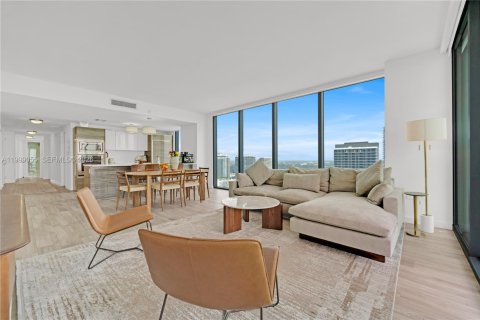 Condominio en alquiler en Miami, Florida, 2 dormitorios, 121.79 m2 № 2060787 - foto 5