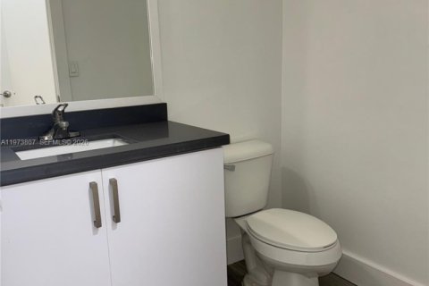 Townhouse in Tamarac, Florida 3 bedrooms, 120.22 sq.m. № 2038593 - photo 5