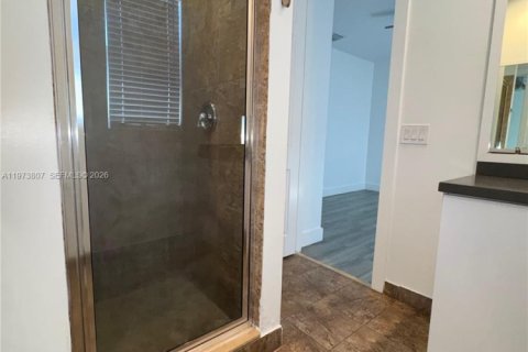 Townhouse in Tamarac, Florida 3 bedrooms, 120.22 sq.m. № 2038593 - photo 11