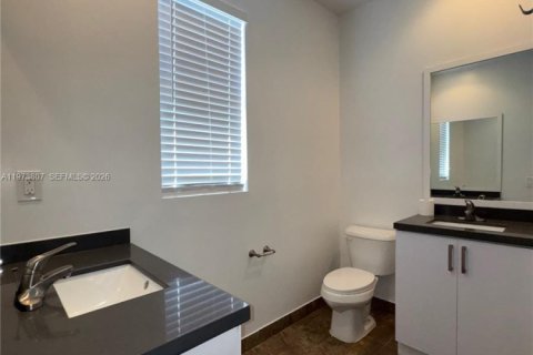 Townhouse in Tamarac, Florida 3 bedrooms, 120.22 sq.m. № 2038593 - photo 10