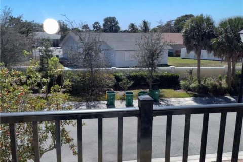 Townhouse in Tamarac, Florida 3 bedrooms, 120.22 sq.m. № 2038593 - photo 12