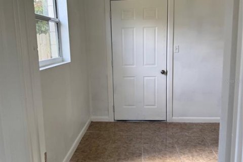 Duplex in De Leon Springs, Florida 5 bedrooms, 176.14 sq.m. № 2266712 - photo 21