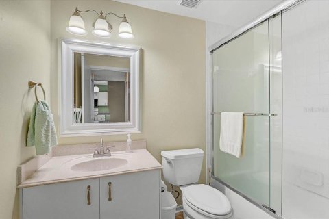 Condo in Bradenton, Florida, 2 bedrooms  № 2195595 - photo 20