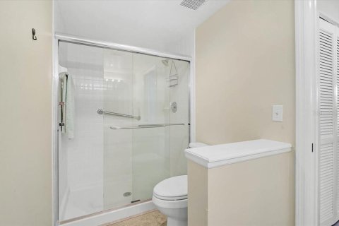 Condo in Bradenton, Florida, 2 bedrooms  № 2195595 - photo 17