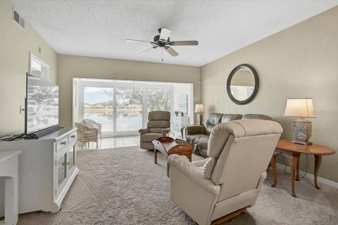 Condo in Bradenton, Florida, 2 bedrooms  № 2195595 - photo 9
