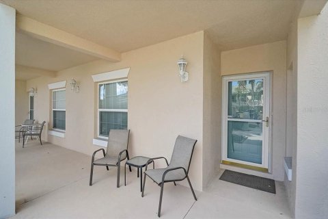 Condo in Bradenton, Florida, 2 bedrooms  № 2195595 - photo 4