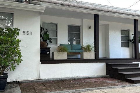 Immobilier commercial à vendre à Miami, Floride: 269.97 m2 № 1809828 - photo 2