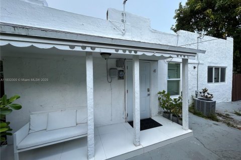 Immobilier commercial à vendre à Miami, Floride: 269.97 m2 № 1809828 - photo 12