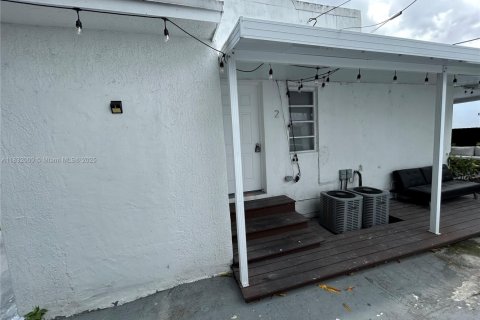 Immobilier commercial à vendre à Miami, Floride: 269.97 m2 № 1809828 - photo 8