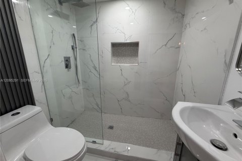 Villa ou maison à louer à Hialeah, Floride: 3 chambres, 96.62 m2 № 2392959 - photo 8