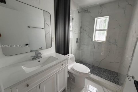 Villa ou maison à louer à Hialeah, Floride: 3 chambres, 96.62 m2 № 2392959 - photo 11