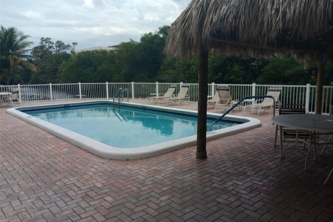 Condominio en venta en Fort Lauderdale, Florida, 2 dormitorios, 86.4 m2 № 1031479 - foto 1