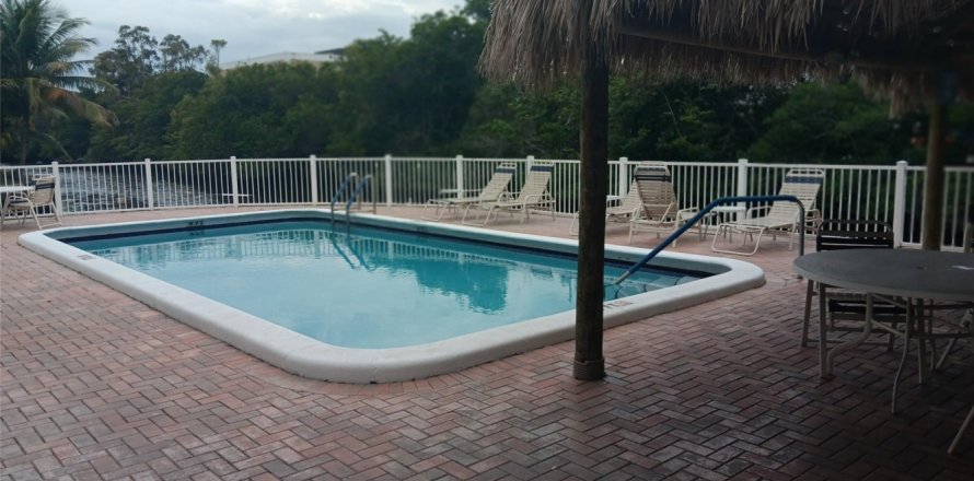 Condominio en Fort Lauderdale, Florida, 2 dormitorios  № 1031479